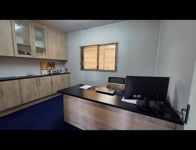 417M² WAREHOUSE TO LET IN BARTLETT